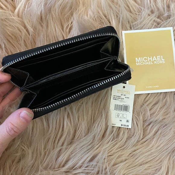 Michael Kors | Jet Set Small Zip-Around Leopard Card Case Wallet - Picture 4 of 10